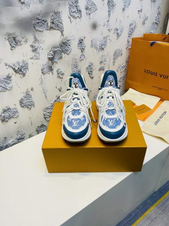 Picture of Louis Vuitton Shoes _SKULVsz35-405cmmnf050917744
